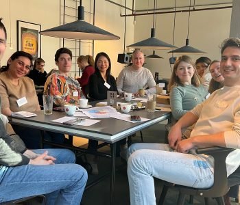 coffee-meetup-eiuu__Vh